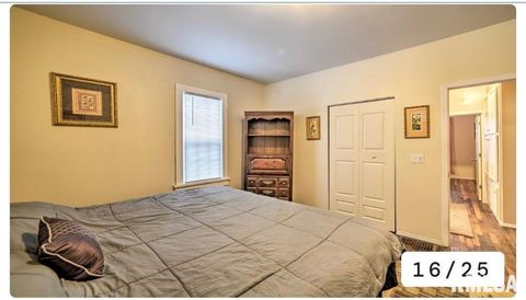 Tiny photo for 400 S FOREST Street, Carbondale, IL 62901 (MLS # EB459800)