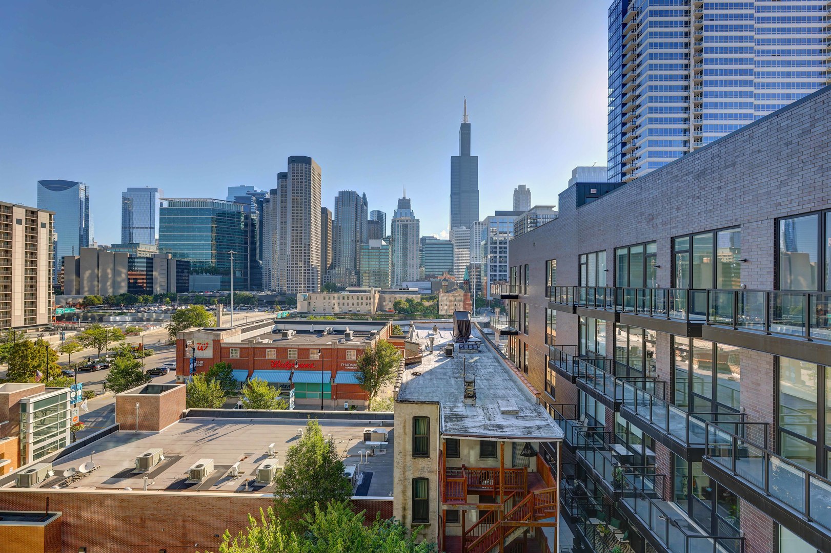 125 S GREEN Street 705A