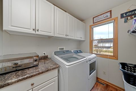 Tiny photo for 2356 N 4060th Road, Sheridan, IL 60551 (MLS # 12589224)