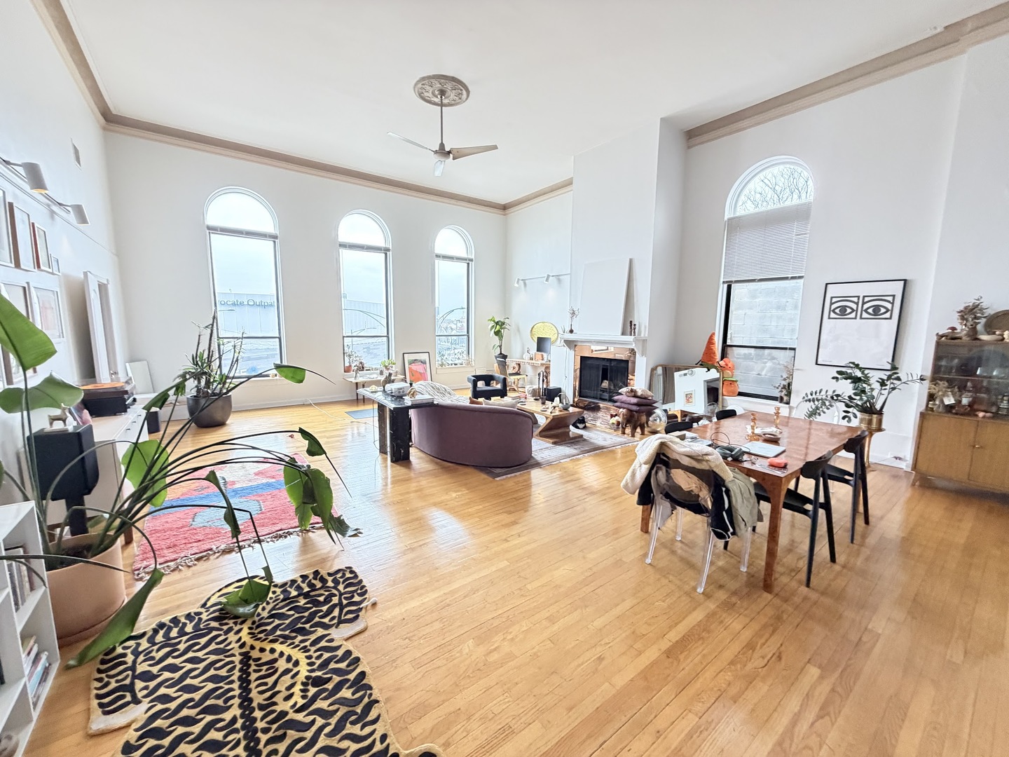 2129 N Southport Avenue 3B