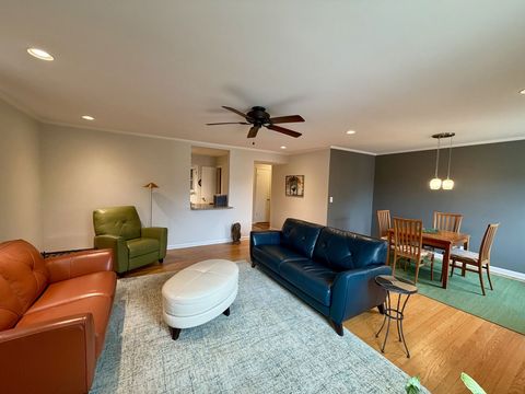 Tiny photo for 2242 Sherman Avenue #2, Evanston, IL 60201 (MLS # 12611504)
