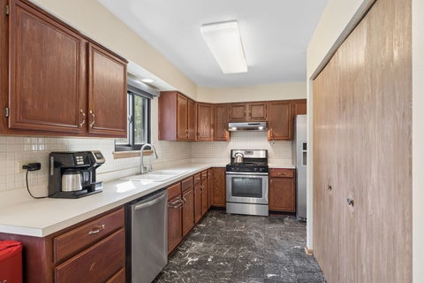Tiny photo for 556 Foxford Road, Bartlett, IL 60103 (MLS # 12729673)
