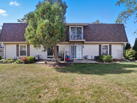 Tiny photo for 2312 Hyde Court, Schaumburg, IL 60194 (MLS # 12629392)
