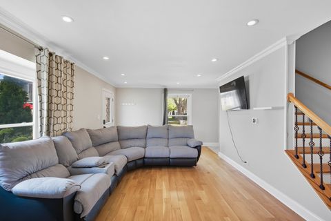 Tiny photo for 2312 Hyde Court, Schaumburg, IL 60194 (MLS # 12629392)