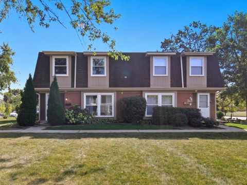 Photo of 2312 Hyde Court, Schaumburg, IL 60194 (MLS # 12629392)