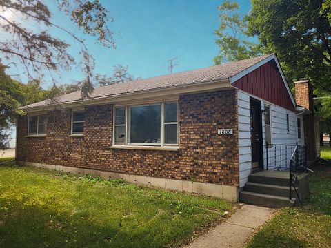 Tiny photo for 1808 13th Street, Winthrop Harbor, IL 60096 (MLS # 12403135)