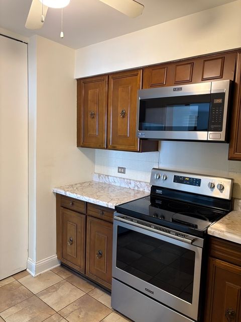 Tiny photo for 6007 N Sheridan Road #24H, Chicago, IL 60660 (MLS # 12462752)