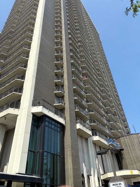 Tiny photo for 6007 N Sheridan Road #24H, Chicago, IL 60660 (MLS # 12462752)