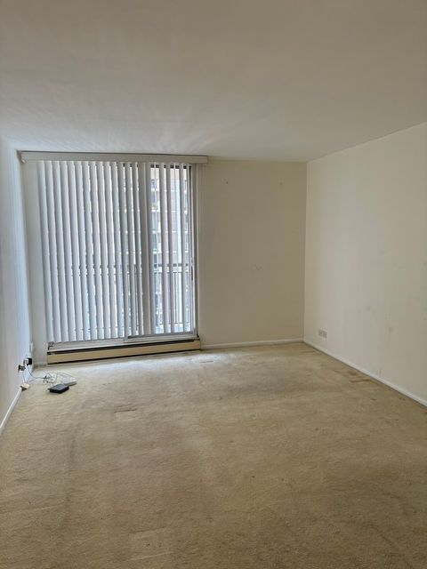Tiny photo for 6007 N Sheridan Road #24H, Chicago, IL 60660 (MLS # 12462752)