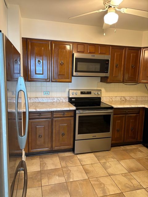 Tiny photo for 6007 N Sheridan Road #24H, Chicago, IL 60660 (MLS # 12462752)