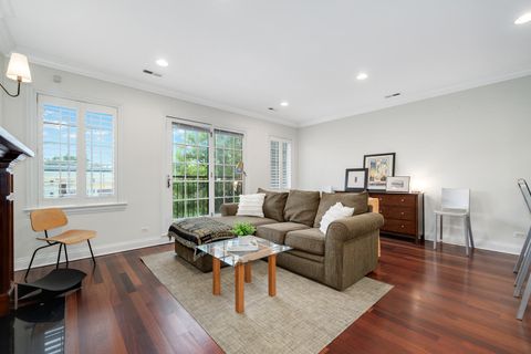 Tiny photo for 3723 N Wilton Avenue #4, Chicago, IL 60613 (MLS # 12490913)