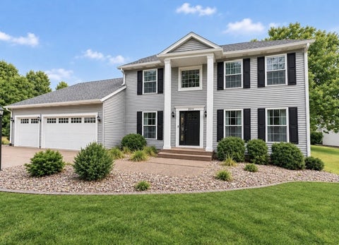 Photo of 2520 Buckingham Avenue, Bettendorf, IA 52722 (MLS # 12759836)