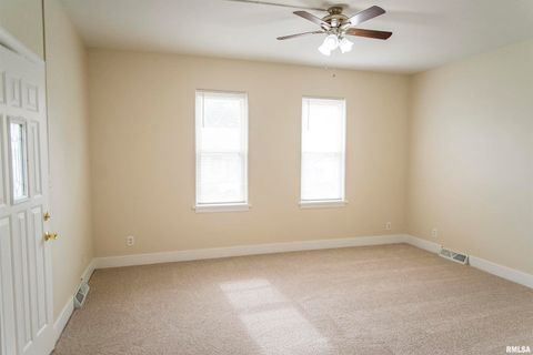 Tiny photo for 1313 OHIO Street, Quincy, IL 62301 (MLS # QC4268735)