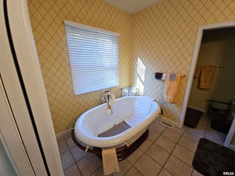 Tiny photo for 3525 OXFORD Avenue, Mt Vernon, IL 62864 (MLS # 12551916)