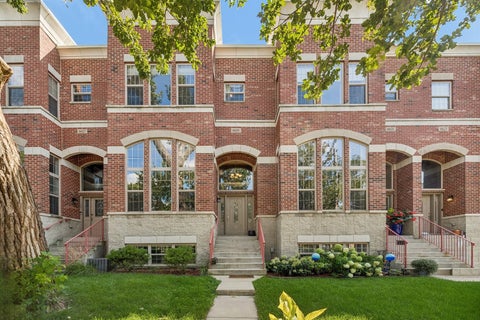 Photo of 6619 W 64th Place, Chicago, IL 60638 (MLS # 12736905)
