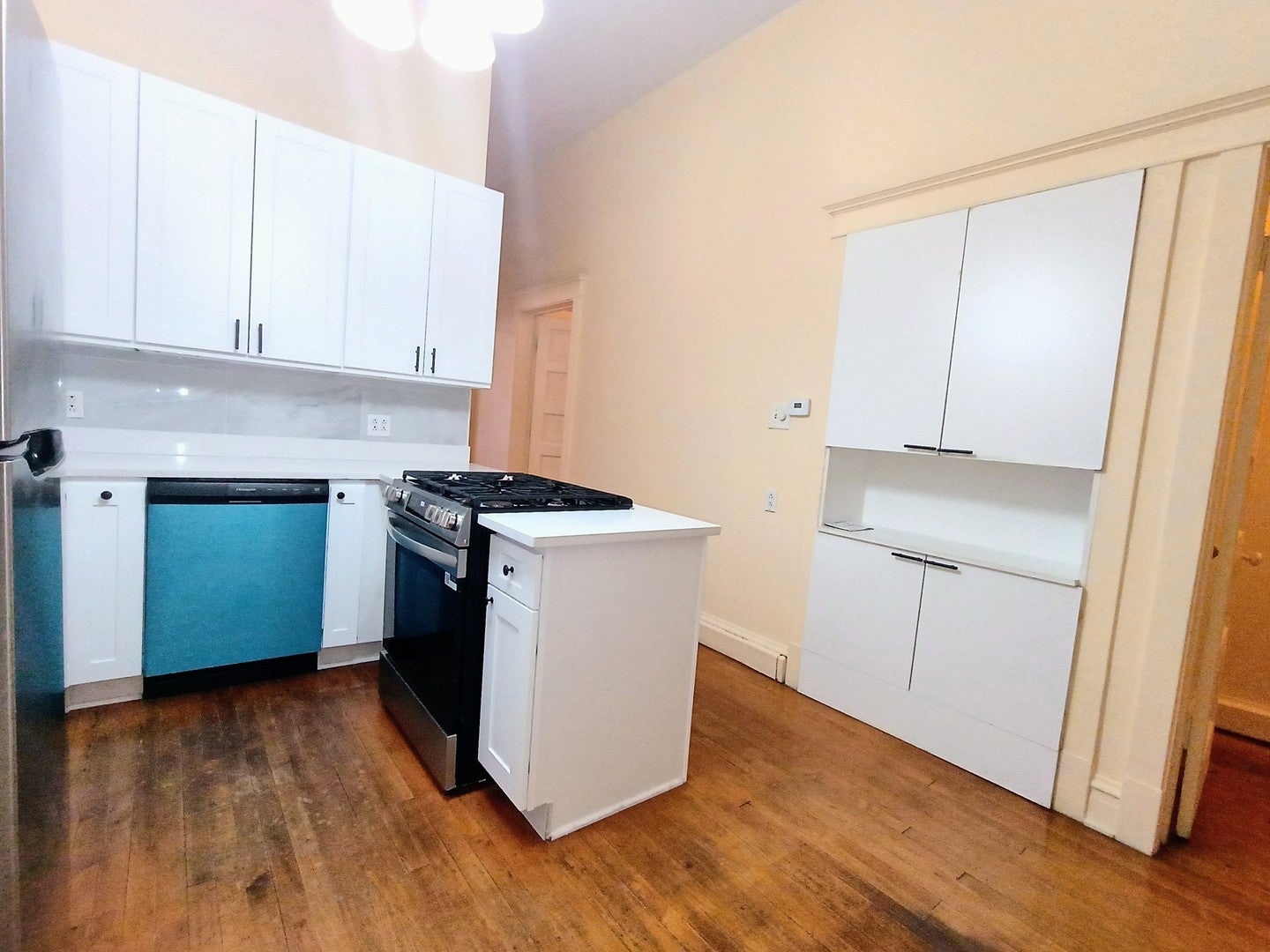 1911 W Belmont Avenue 1
