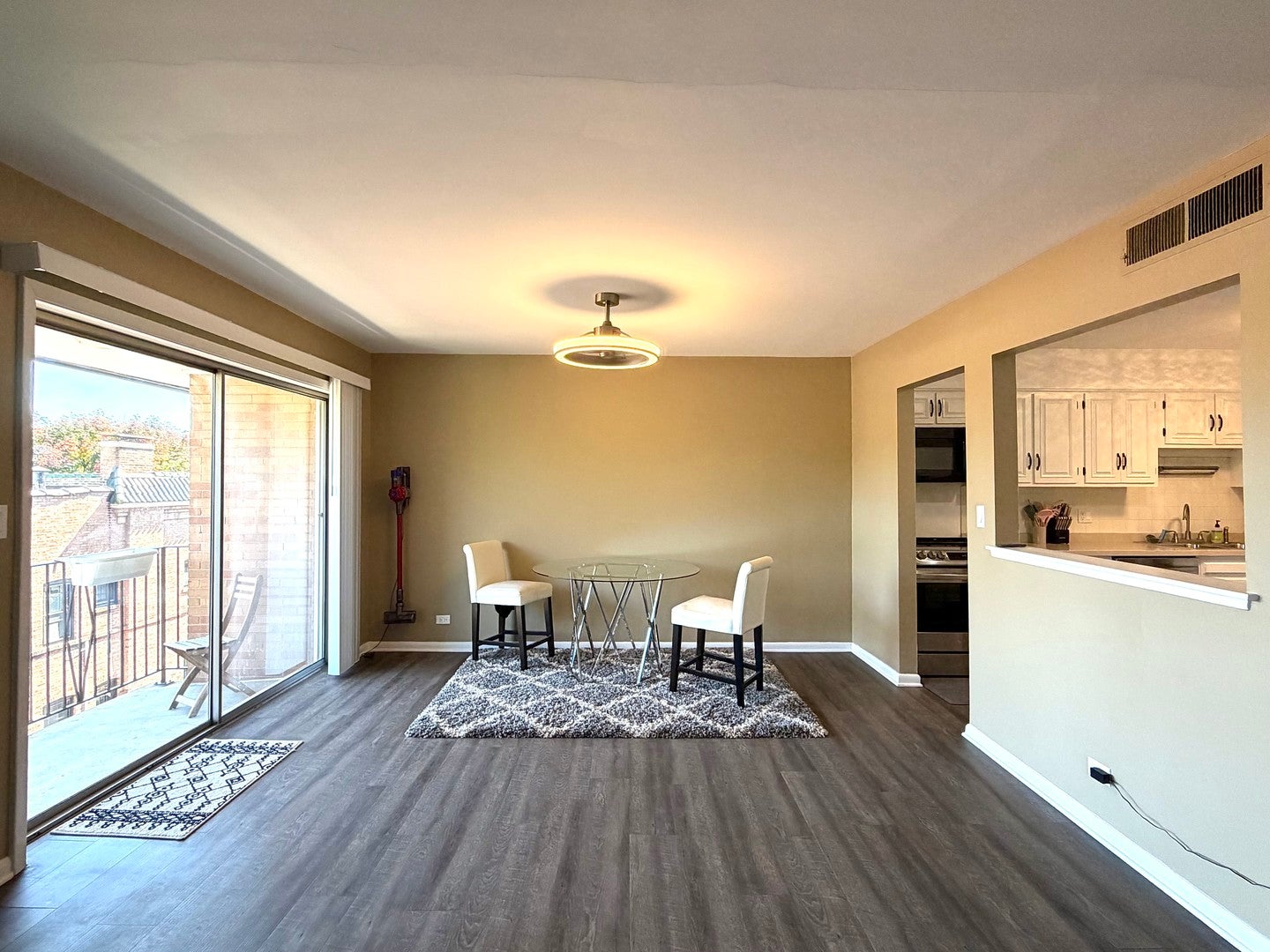 2001 Sherman Avenue 506