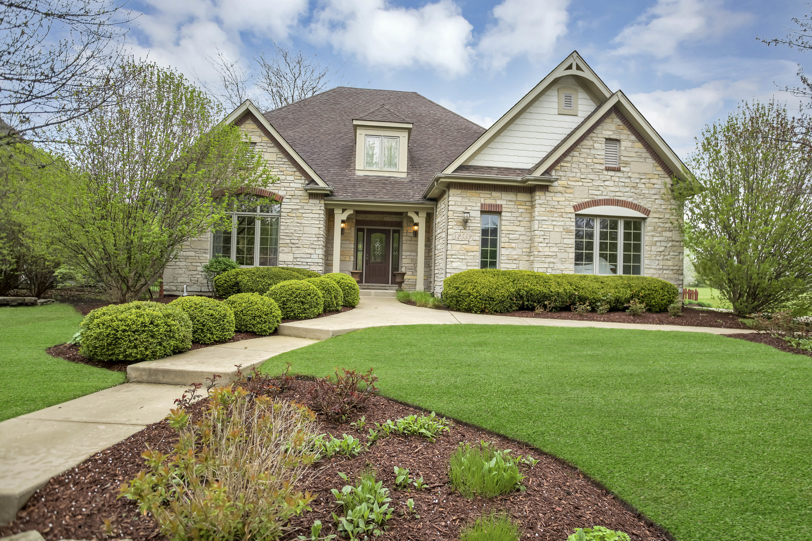 2559 Bird Lane