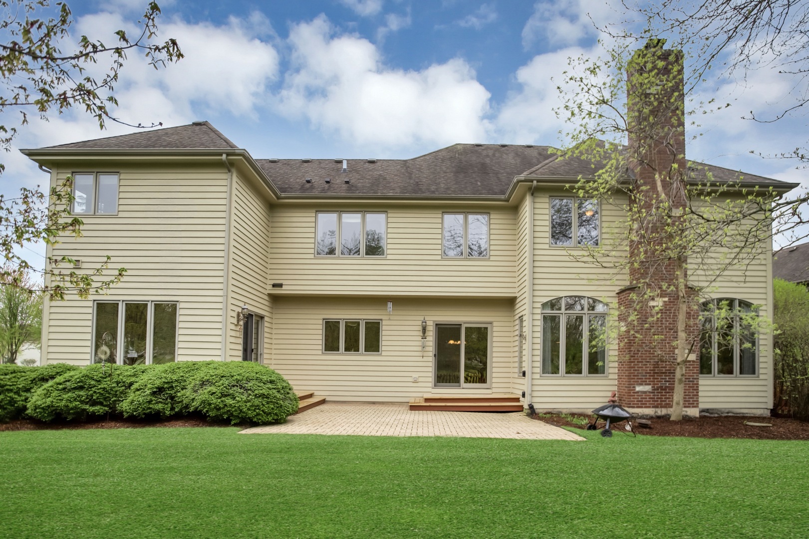 2559 Bird Lane