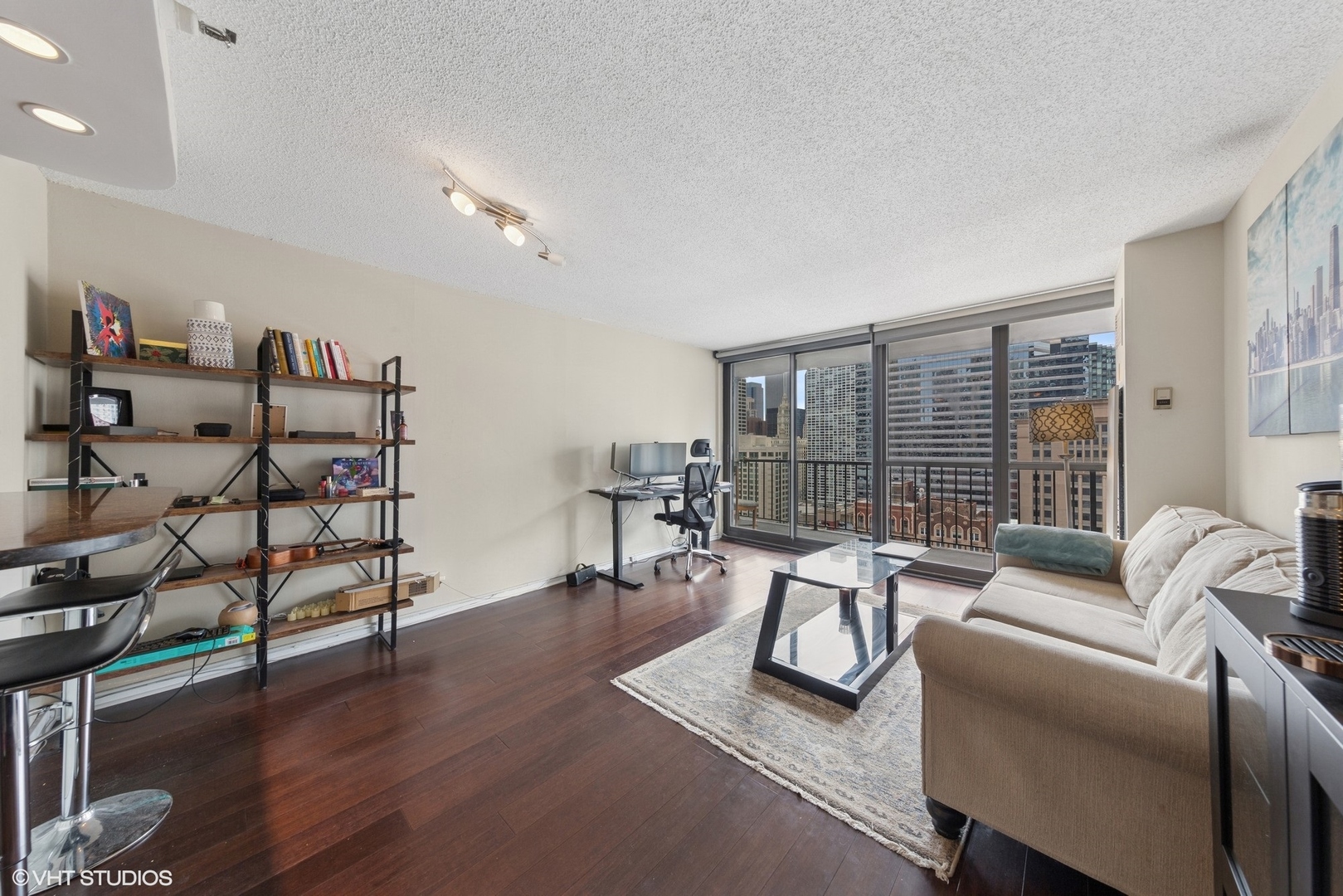 10 E Ontario Street 2304