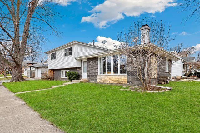 9348 S 81st Court