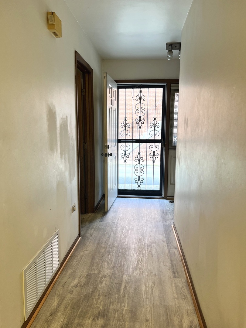 320 W 23rd Place C