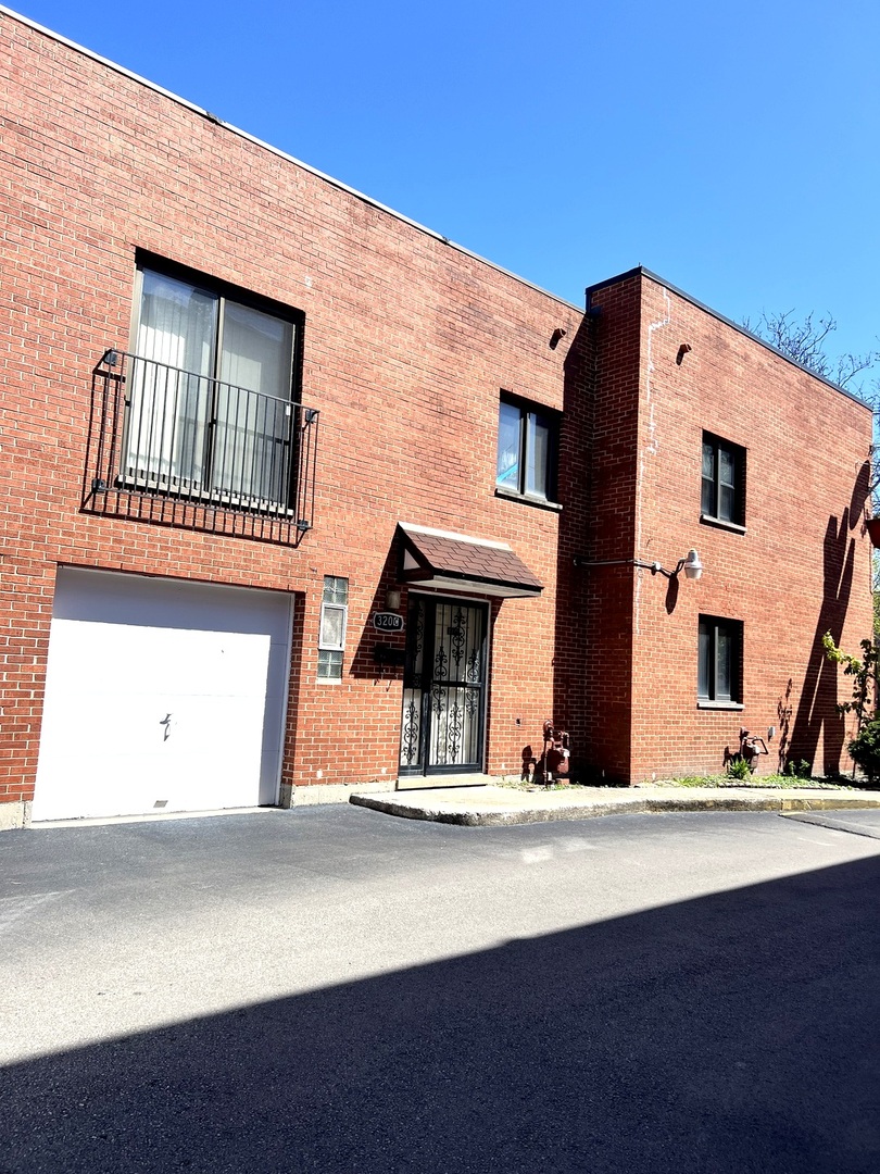 320 W 23rd Place C