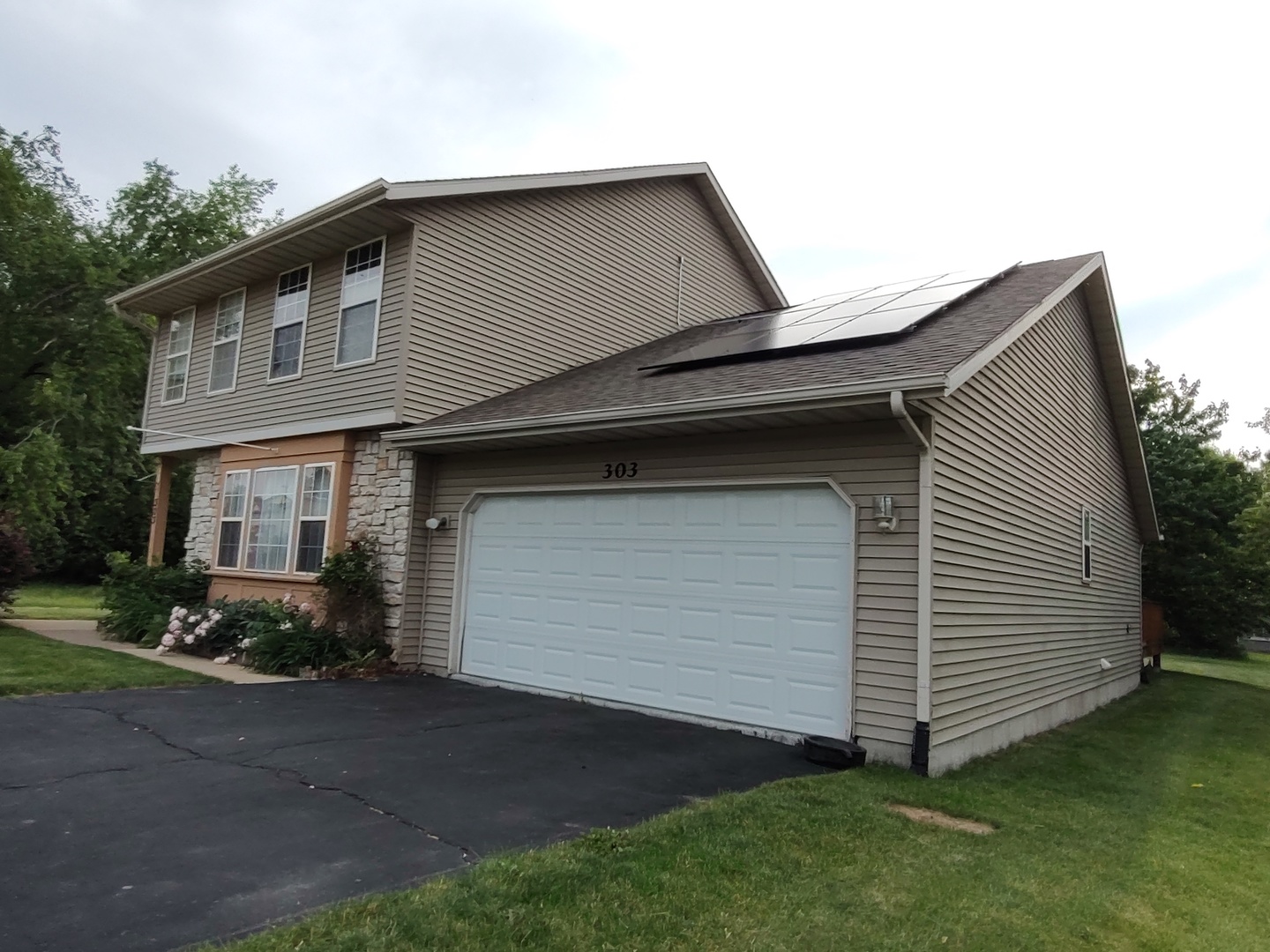303 Lamplighter Loop