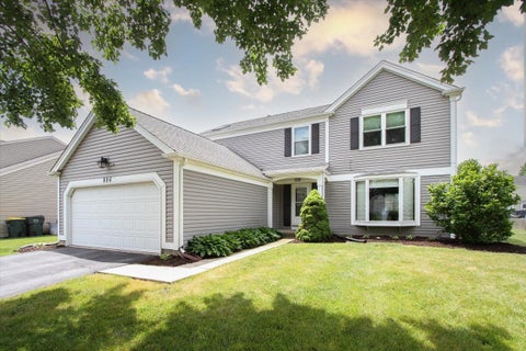 Photo of 886 Farm Glen Lane, Carol Stream, IL 60188 (MLS # 12665006)