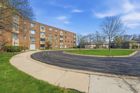 Tiny photo for 1500 Robin Circle #112, Hoffman Estates, IL 60169 (MLS # 12626027)