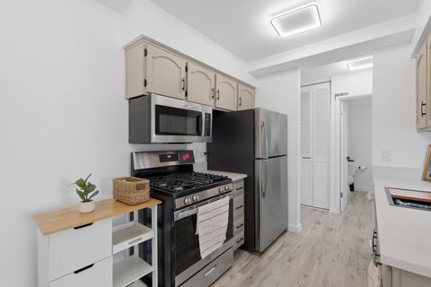 Tiny photo for 1500 Robin Circle #112, Hoffman Estates, IL 60169 (MLS # 12626027)