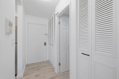 Tiny photo for 1500 Robin Circle #112, Hoffman Estates, IL 60169 (MLS # 12626027)