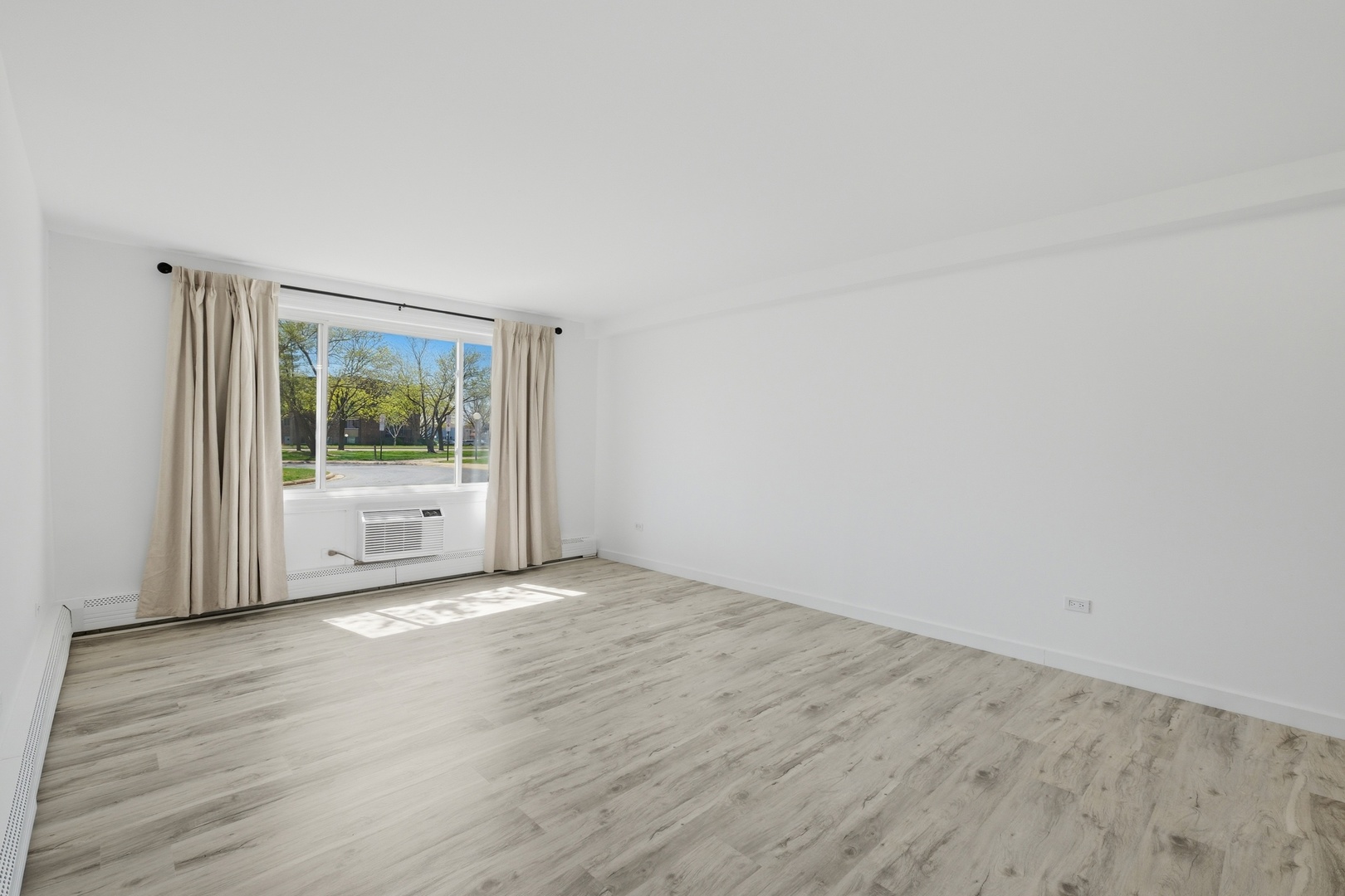 1500 Robin Circle 112