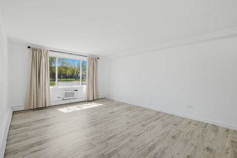 Tiny photo for 1500 Robin Circle #112, Hoffman Estates, IL 60169 (MLS # 12626027)