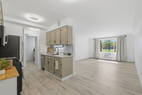 Tiny photo for 1500 Robin Circle #112, Hoffman Estates, IL 60169 (MLS # 12626027)