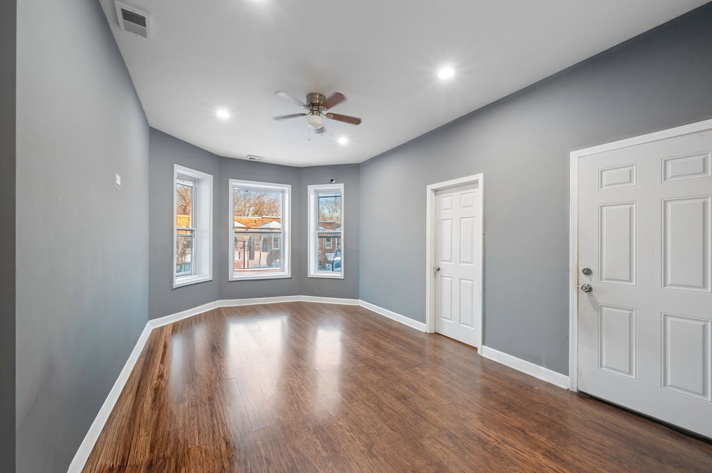 7214 S Saint Lawrence Avenue