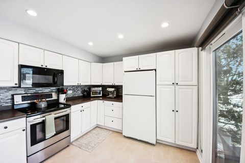 Tiny photo for 758 Chandler Road, Gurnee, IL 60031 (MLS # 12553890)