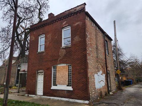 Photo of 325 E 68th Street, Chicago, IL 60637 (MLS # 12527441)