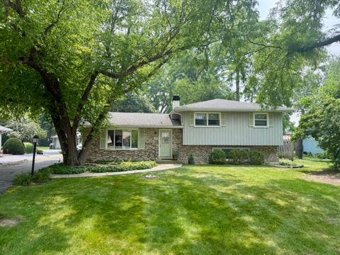 Photo of 127 E Traube Avenue, Westmont, IL 60559 (MLS # 12707766)