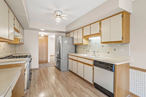 Tiny photo for 11537 Autobahn Drive E #101, Palos Park, IL 60464 (MLS # 12484603)