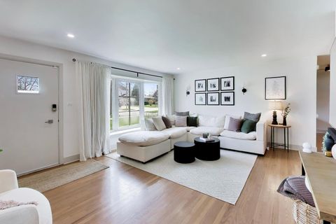 Tiny photo for 456 Lowell Avenue, Glen Ellyn, IL 60137 (MLS # 12610587)