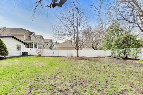 Tiny photo for 456 Lowell Avenue, Glen Ellyn, IL 60137 (MLS # 12610587)