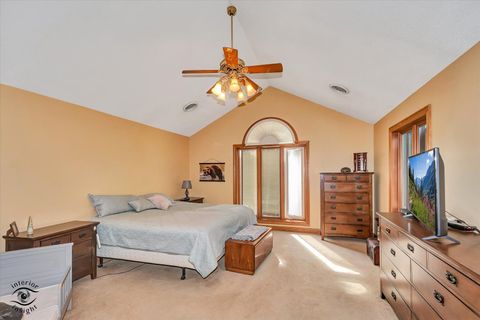 Tiny photo for 2500 Beverly Way, Ottawa, IL 61350 (MLS # 12454753)