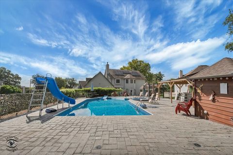 Tiny photo for 2500 Beverly Way, Ottawa, IL 61350 (MLS # 12454753)