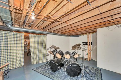 Tiny photo for 2500 Beverly Way, Ottawa, IL 61350 (MLS # 12454753)