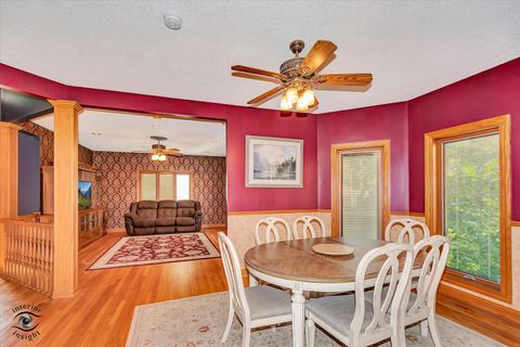 Tiny photo for 2500 Beverly Way, Ottawa, IL 61350 (MLS # 12454753)