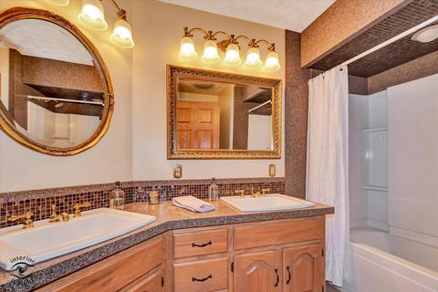 Tiny photo for 2500 Beverly Way, Ottawa, IL 61350 (MLS # 12454753)