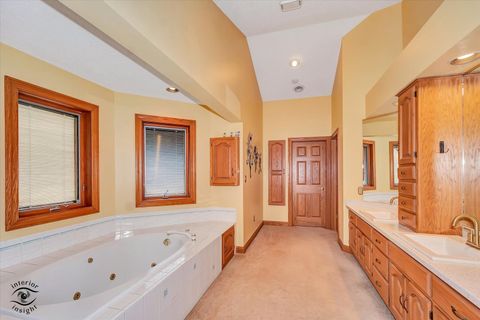 Tiny photo for 2500 Beverly Way, Ottawa, IL 61350 (MLS # 12454753)