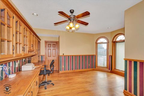 Tiny photo for 2500 Beverly Way, Ottawa, IL 61350 (MLS # 12454753)