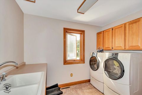 Tiny photo for 2500 Beverly Way, Ottawa, IL 61350 (MLS # 12454753)